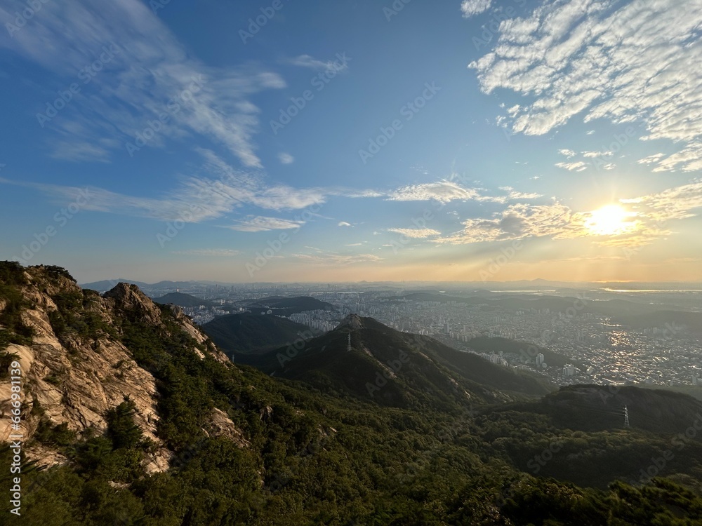 Fototapeta premium sunset over the mountains