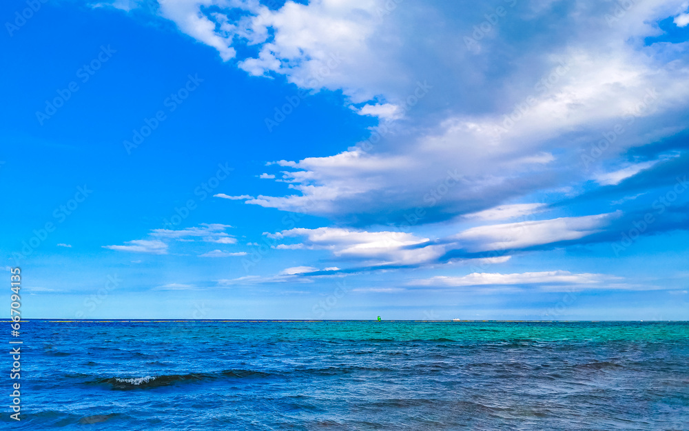 Obraz premium Tropical mexican beach clear turquoise water Playa del Carmen Mexico.
