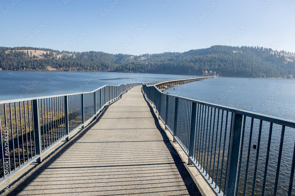 Trail of the Coeur d'Alenes bicycling path going across Chatcolet Lake