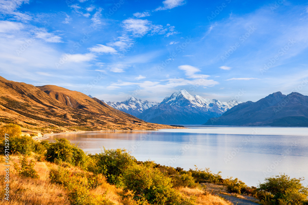 Mount Cook, New Zealand's highest mountain, and Lake Pukaki.