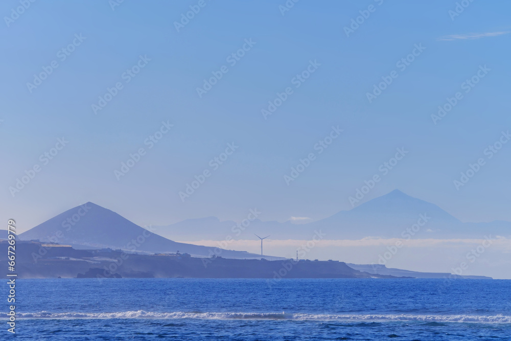View on Teide and Teneriffe from gran Canaria . View on Teide and Teneriffe from gran Canaria .