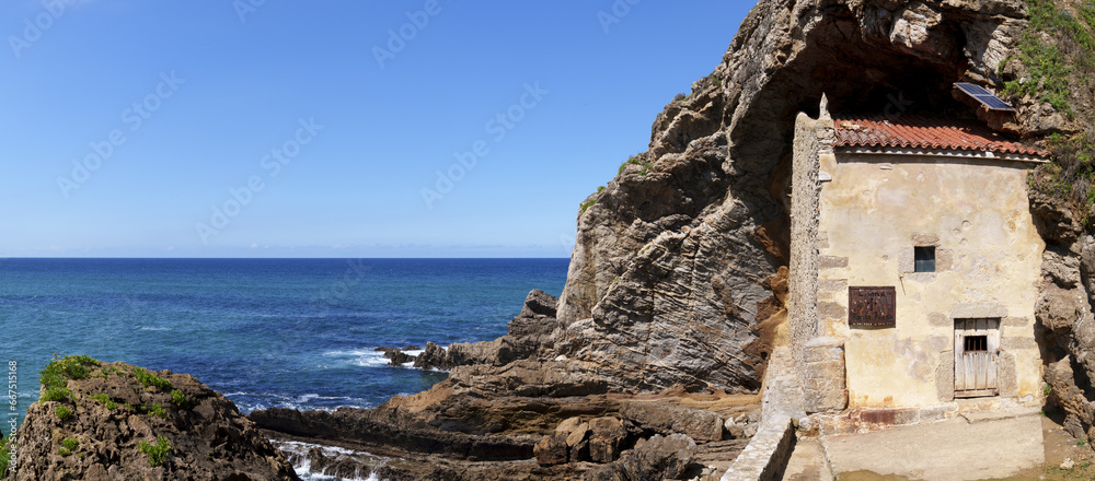 Φωτογραφία The Hermitage of Santa Justa is located in Santillana del Mar, Cantabria