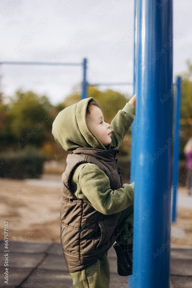 Obraz premium child on a swing