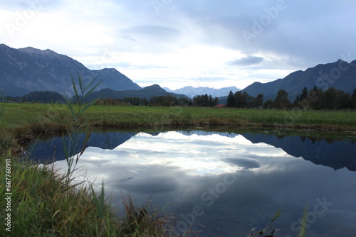 Bild auf Leinwand Symetric Mountains