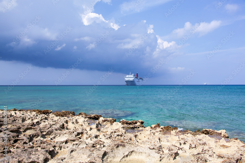 Cruise Ships Arriving To Grand Cayman Island