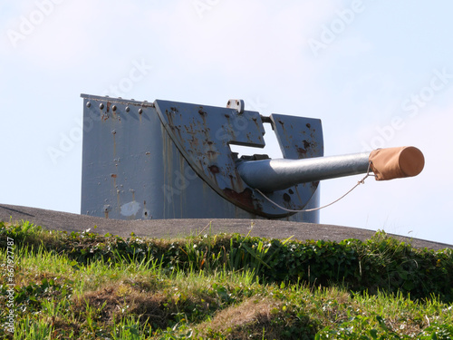 Kanone zur Abwehr von Schiffen aus dem Zweiten Weltkrieg auf Pendennis Castle bei Falmouth England photo