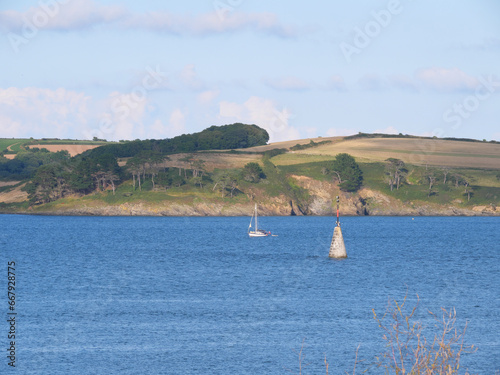 Blick von der Pendennis Halbinsel auf die Roseland Halbinsel Cornwall England photo