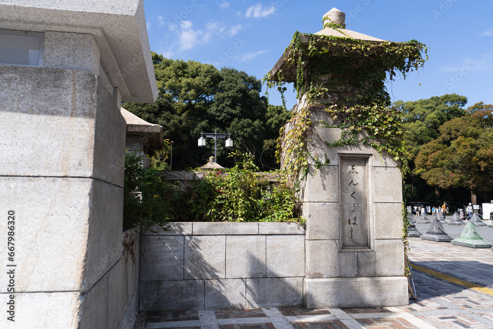 Obraz premium 日本の人気観光旅行地・原宿、明治神宮橋