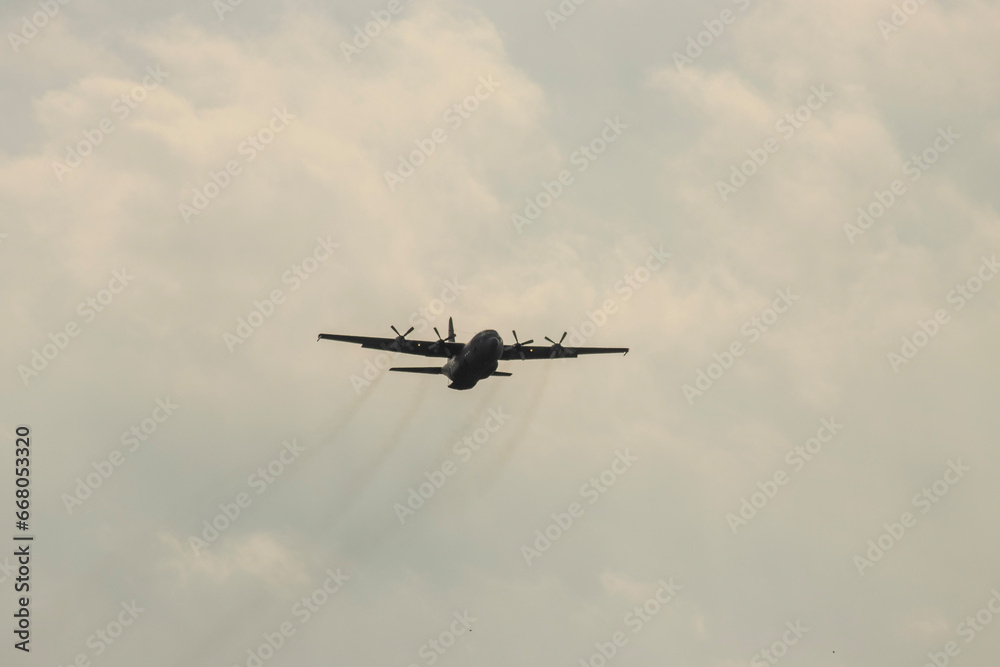 Ede Netherlands 16 september 2023 Paratroopers jumping out of WW2 Ede Netherlands 16 september 2023 Paratroopers jumping out of WW2