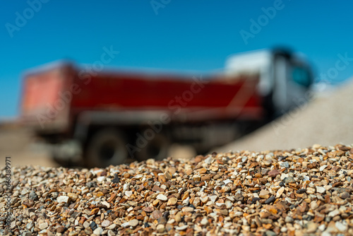 transport of aggregate - detail onto stone