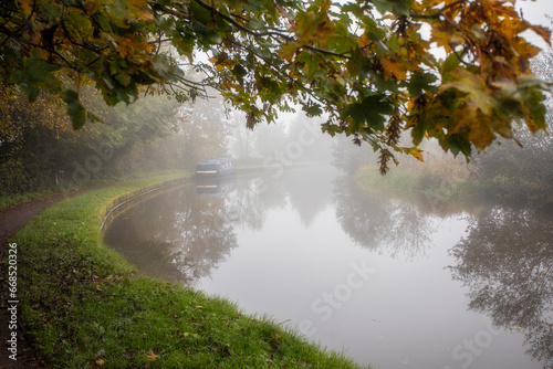 Fotografia A view down a canal