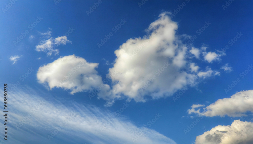 Fototapeta premium Cumulus Artistry in the Beautiful Sky