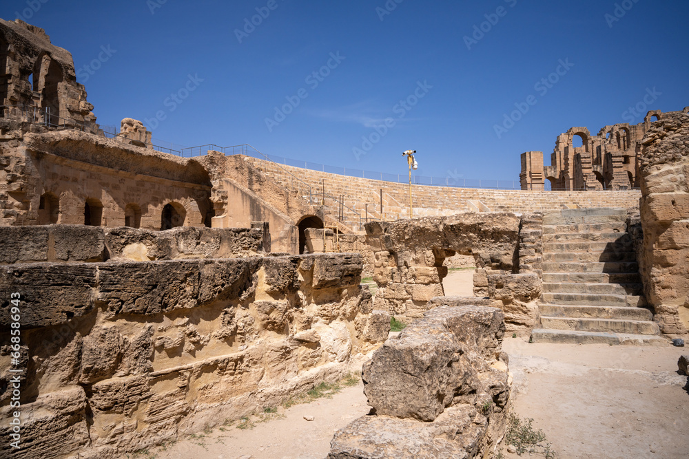 Fototapeta premium El Jem Coliseum. The largest Roman amphitheater in Africa. Unesco World Heritage.