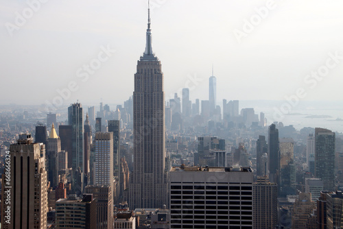 Skyscrapers in Manhattan, New York © Laiotz