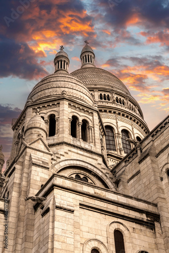 Fotografie, Obraz The south facade of the basilica of the Sacre-Coeur, or sacred heart, in Montmar