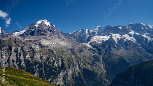 Swiss Alps in a sunny day © Xalanx