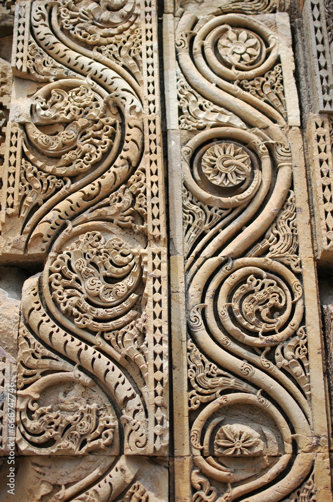 インドのデリーにあるイスラム建築の遺跡の装飾