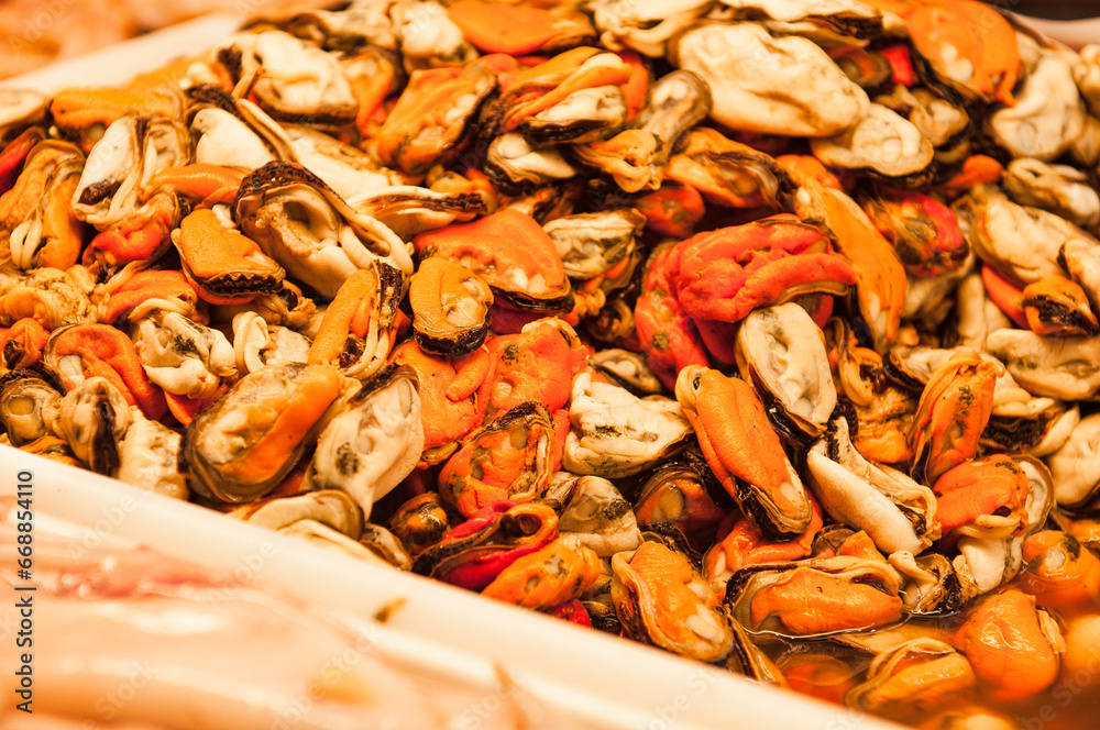 Mariscos sem casca, pronto para ser cozido e servido ao bafo Mariscos sem casca, pronto para ser cozido e servido ao bafo