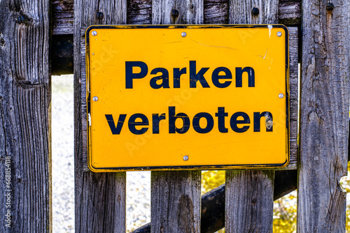 no parking sign in germany - translation: no parking