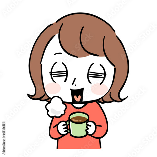 暖かいお茶を飲んでいる女性