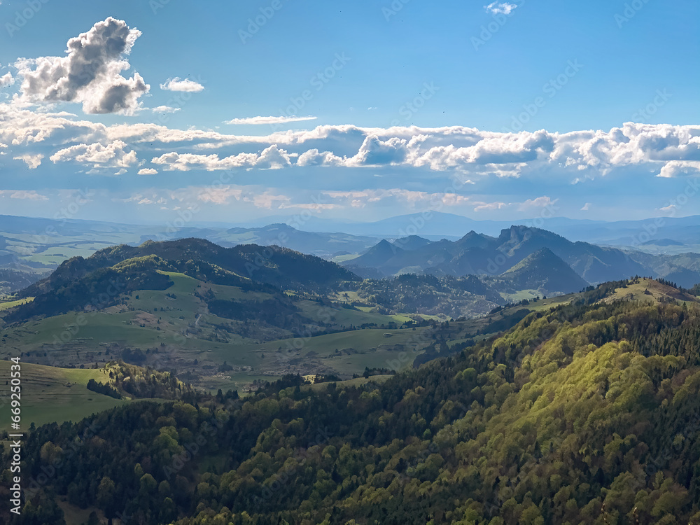 Obraz premium mountains and clouds, Karpaty Mountains, Ukraine