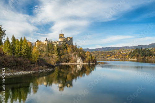 Fototapeta Naklejka Na Ścianę i Meble -  Medieval Castle in Niedzica in autumn, Poland