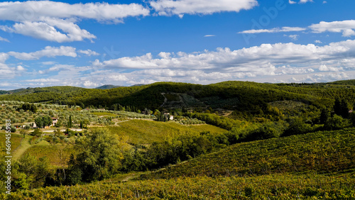 Le colline e i vigneti di Radda in Chianti. Panorama autunnale. Toscana. Italia © anghifoto