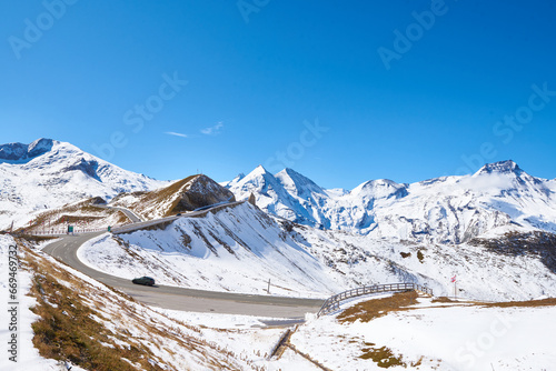 Auf der Großglockner-Hochalpenstraße im Herbst mit Blick auf Fuscher Törl 