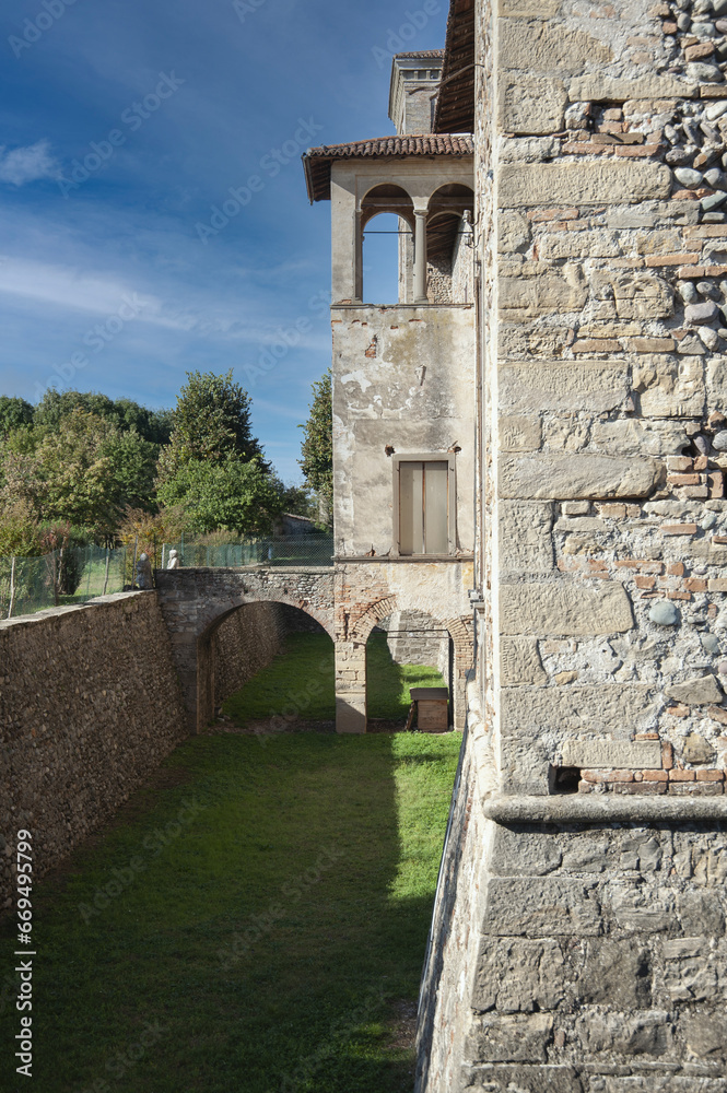 castello di Cavernago, Bergamo