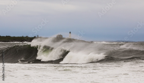 waves crashing on rocks photo