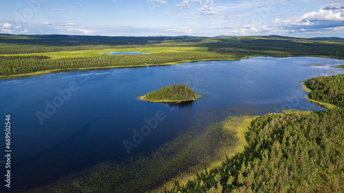 Insel im See, Västerbotten, Schweden