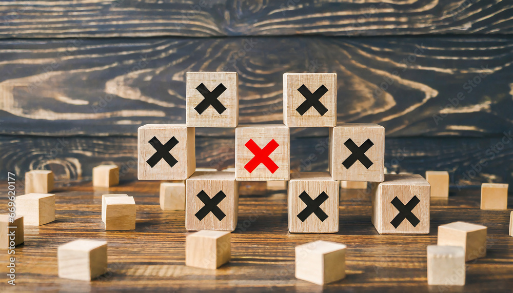 Zdjęcie Stock: Plenty many wooden blocks full crossed marks table ...