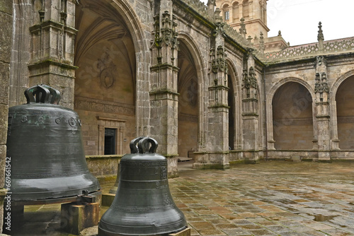 Santiago de Compostela, Galizia, il chiostro della cattedrale - Spagna photo