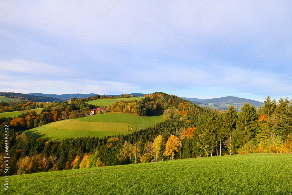Herbst, bucklige Welt, Region im südlichen Niederösterreich 