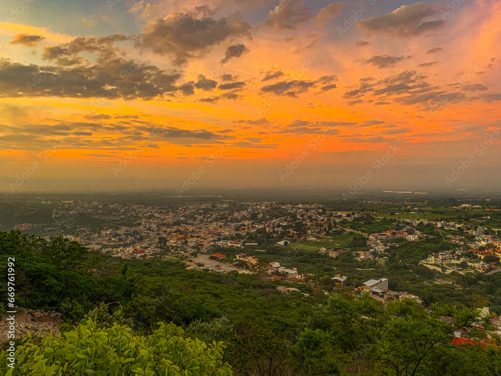 Fototapeta premium sunset over the city