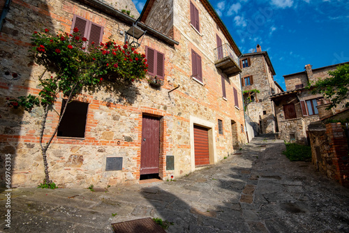 Fototapeta Naklejka Na Ścianę i Meble -  Town of Castiglione d'Orcia - Italy