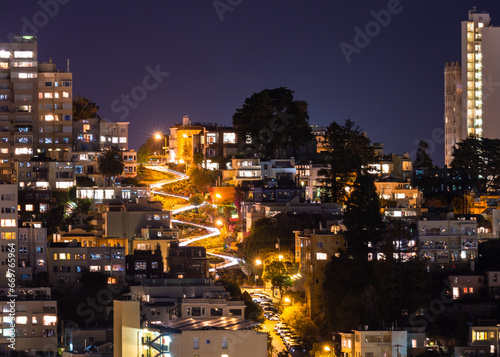 San Francisco Lombard Street at Night - Curved   Crooked Street