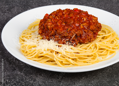 spaghetti bolognese on plate
