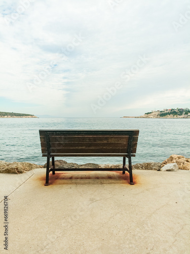 bench on the beach, Deserted bench © Grkem