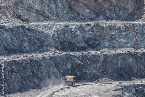Mine Gold Abbau Steinbruch terrassen