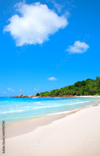 Fototapeta Naklejka Na Ścianę i Meble -  Anse Cocos Beach, Island La Digue, Indian Ocean, Republic of Seychelles, Africa.