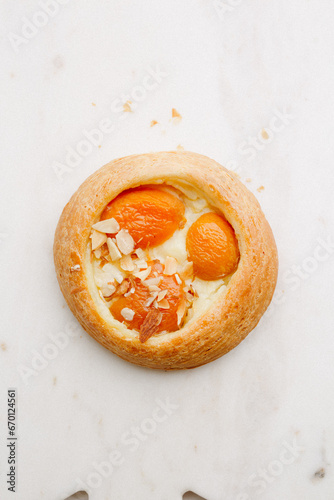 Apricotine pastry