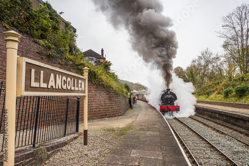 68067 Hudswell Clarke steam train departing Llangollen