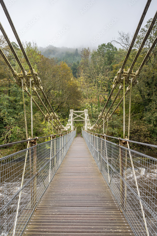 Obraz premium Chain Bridge over the River Dee