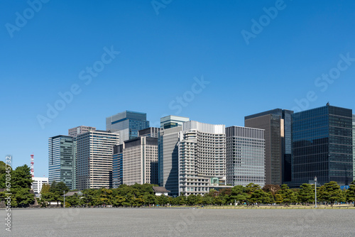 東京　大手町・丸の内のオフィスビル群の風景