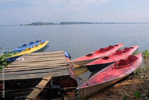 Fototapeta Naklejka Na Ścianę i Meble -  The beauty of Kaptai Lake attracts tourists in Rangamati, Chittagong, Bangladesh. Kaptai lake is one of the best natural attraction in Bangladesh. It is the main man-made artificial lake in Bangladesh