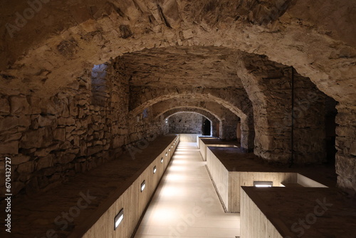 Blick in das Kellergewölbe von Kloster Dalheim im Paderborner Land