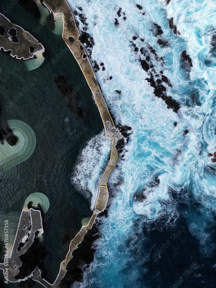 Madera naturalne baseny w Porto Moniz. Madeira natural pools in Porto Moniz