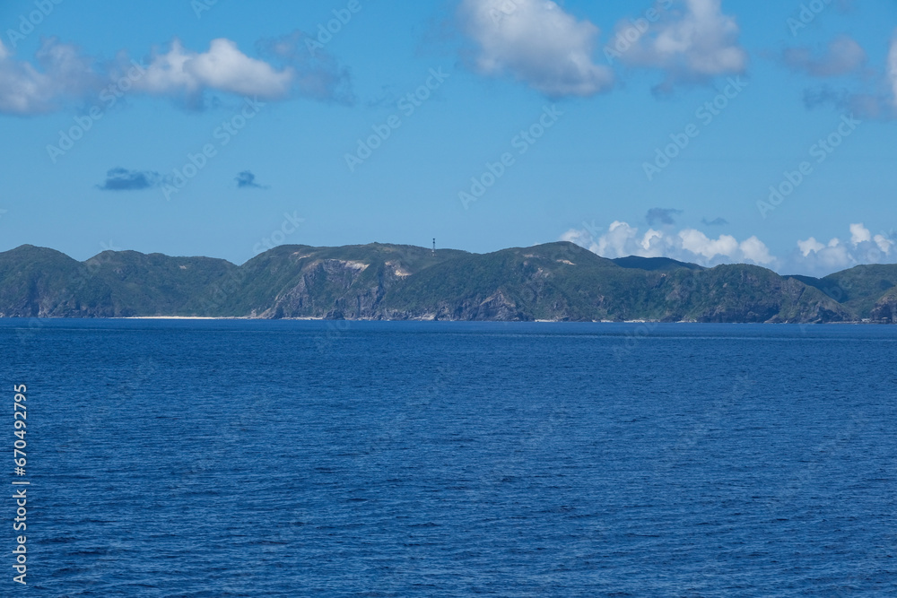 洋上から見る渡嘉敷島