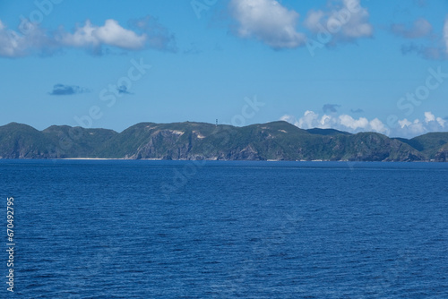 洋上から見る渡嘉敷島 © y.tanaka